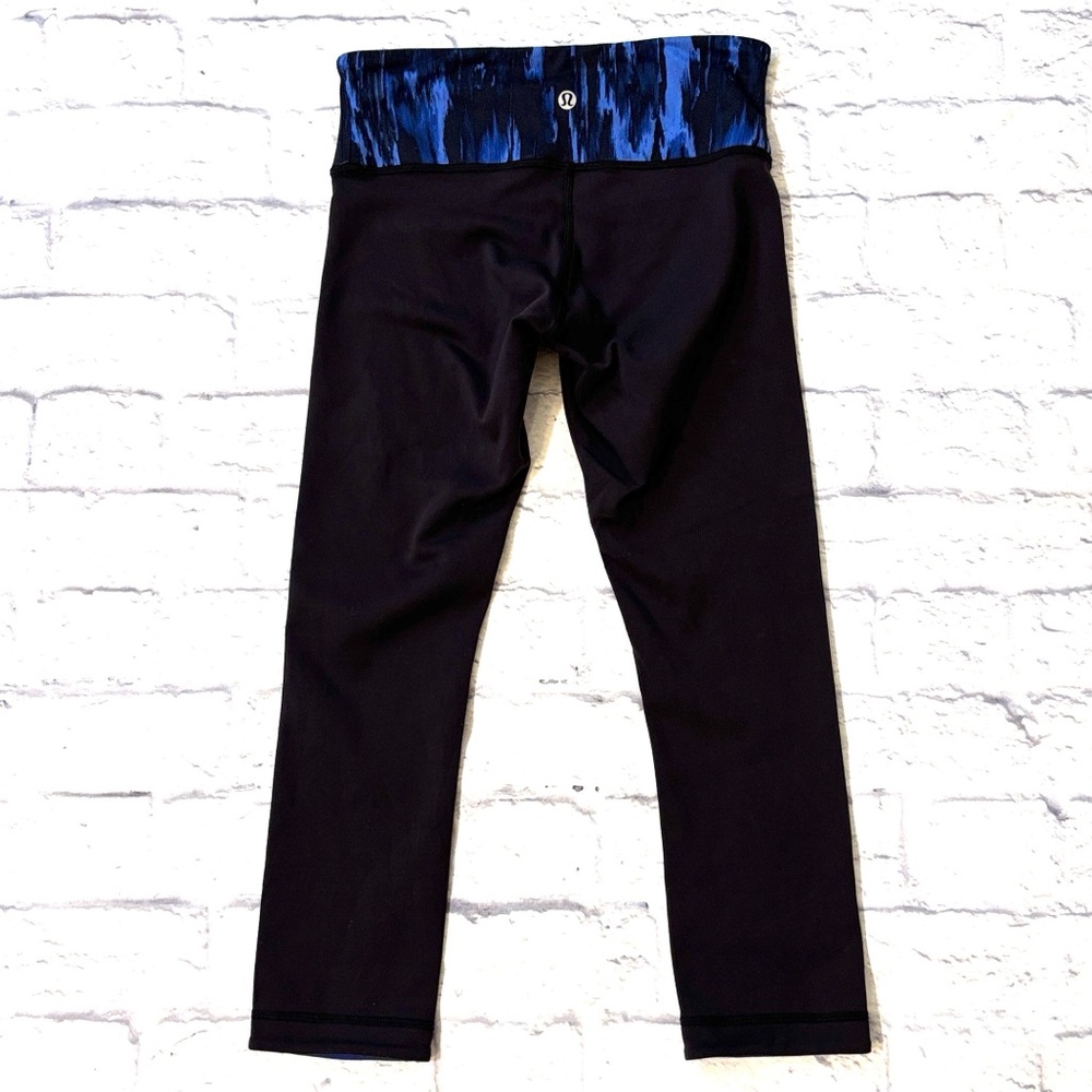 Lululemon Reversible Cropped Leggings Black and Blue Low Rise Leggings Size 4